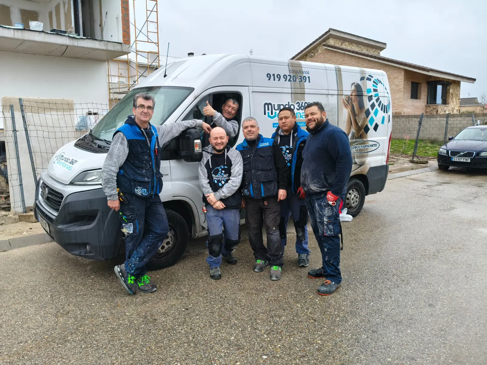 Estancia con la nueva carpintería instalada