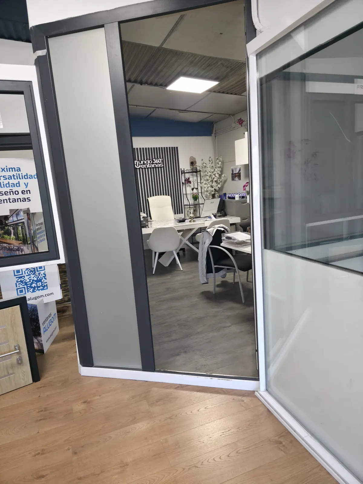 Showroom Mundo Ventanas 360 en Fuenlabrada · imagen 15