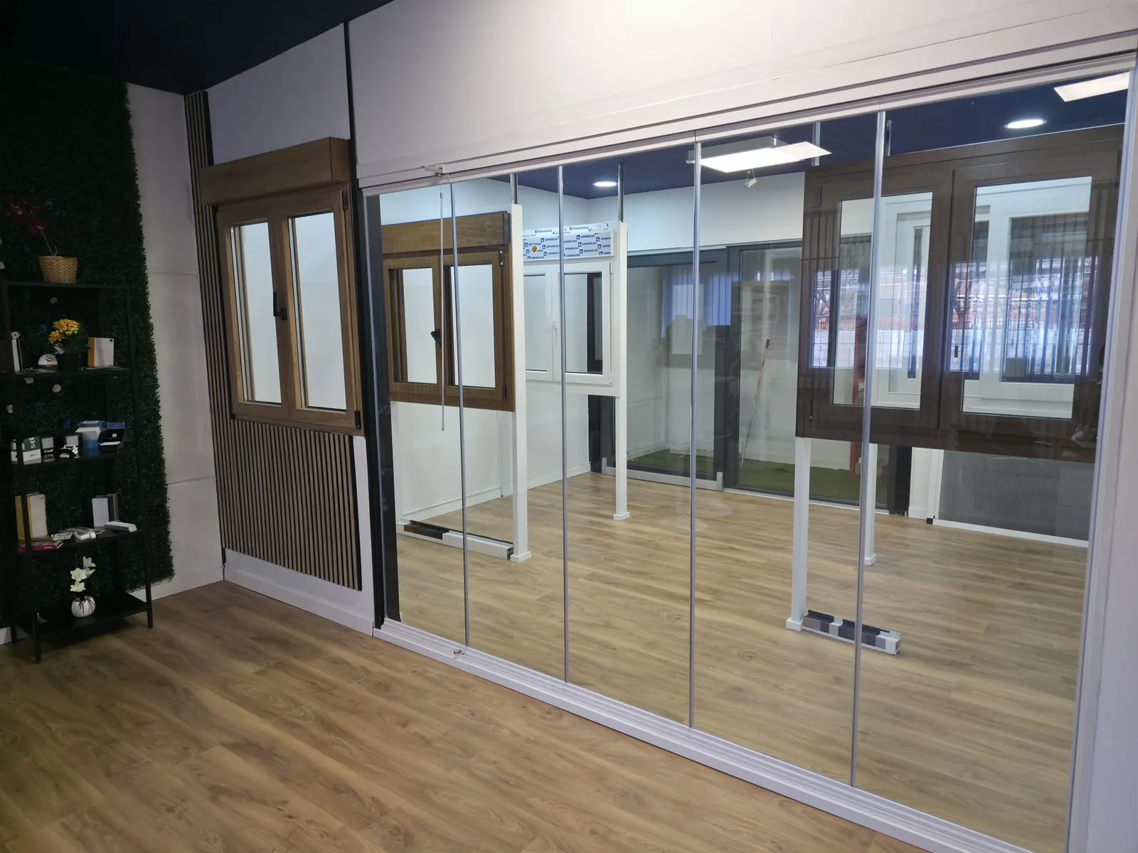 Showroom Mundo Ventanas 360 en Fuenlabrada · imagen 26