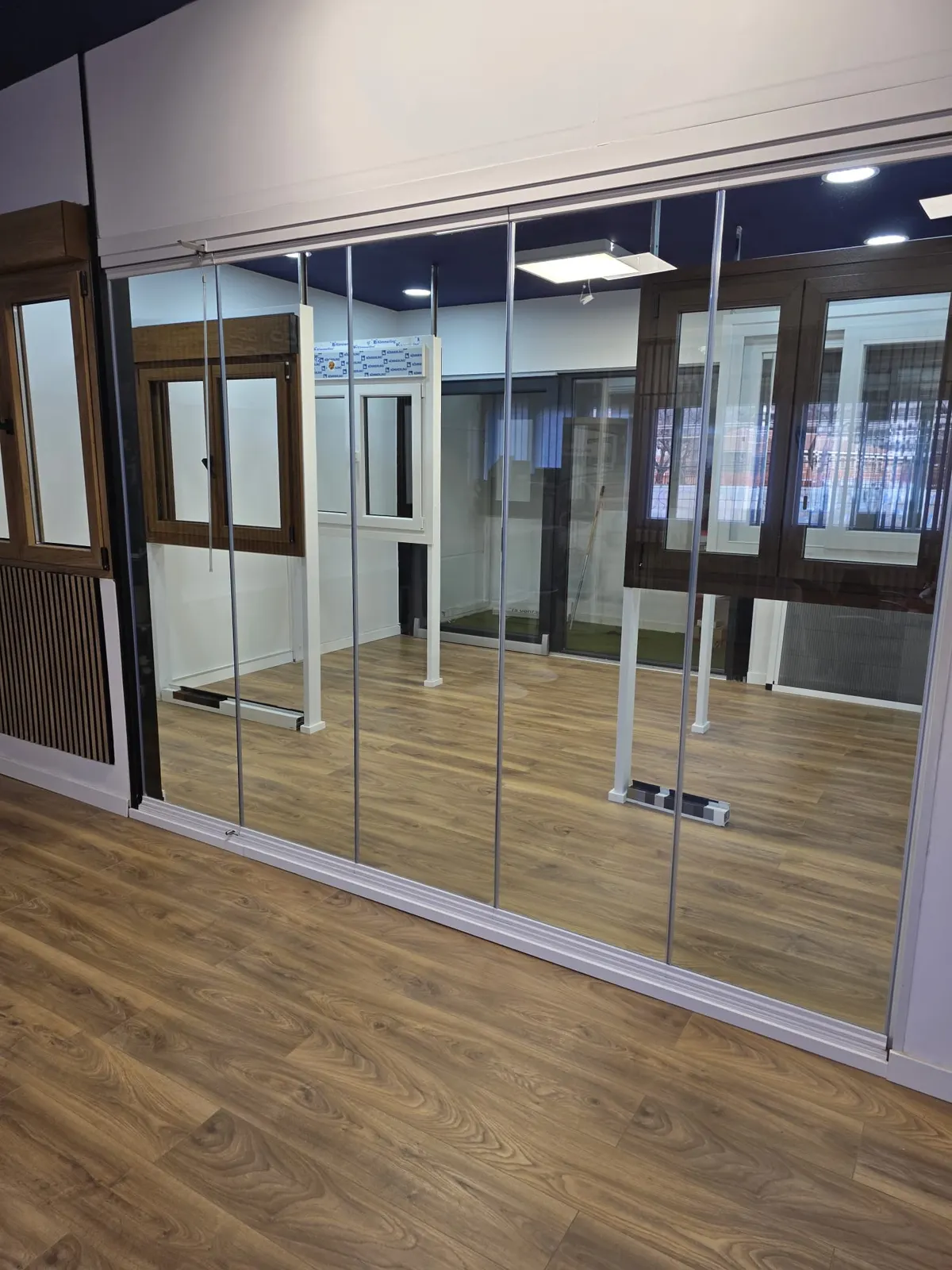 Showroom Mundo Ventanas 360 en Fuenlabrada · imagen 27